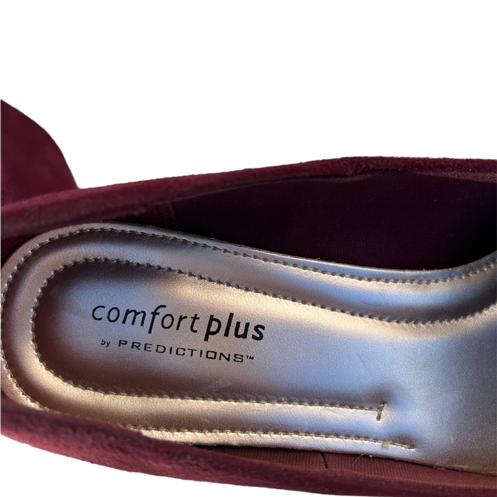 Comfort plus by Predictions. Size 8.5  . Burgundy Swede 3 inch Heels. Round Toe. - Picture 2 of 7